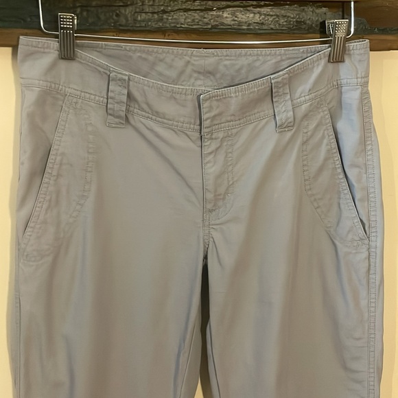 The North Face Grey Convertible Roll Capri Pants Size 6 - Picture 8 of 16
